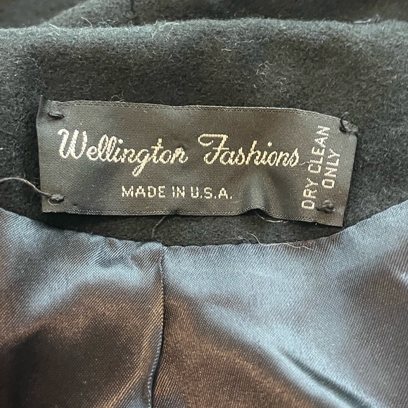 Wellington Fashions Vintage Fox Tail Scarf Long Wool Cape “A Featherlite Coat” - Picture 7 of 12